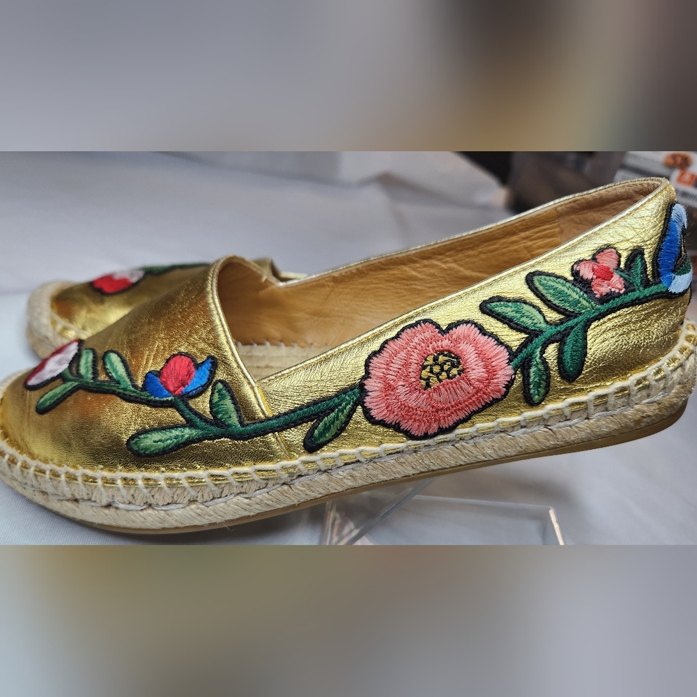 GUCCI  Pilar Leather Floral Embroidered Espadrilles Gold  Size 37.5 EU - Picture 2 of 16
